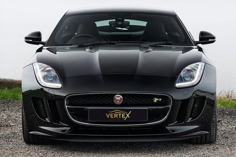Usado Jaguar F-Type Supercharged 550 HP (404 kW) 2015 Preto Coupé
