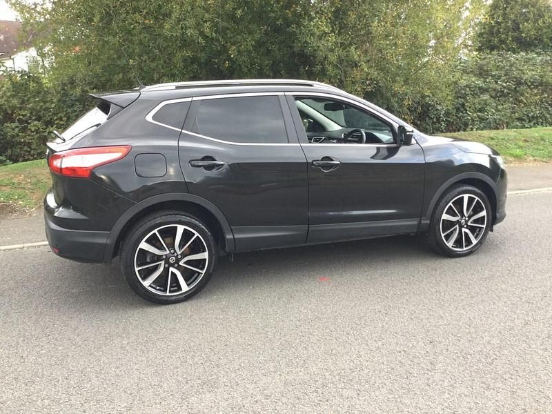 Used Nissan Qashqai Tekna 2016 Black SUV