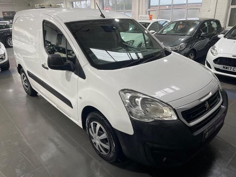 Used Peugeot Partner 2018 White