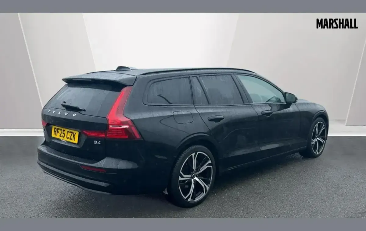 Used Volvo V60 Plus 194 HP (142 kW) 2025 Black Estate
