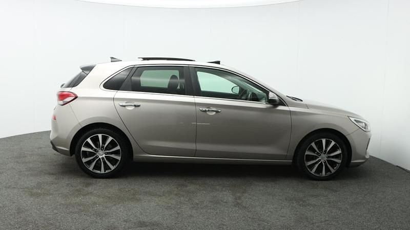 Yellow Used 2018 Hyundai i30 Premium SE Hatchback | £11,499 (Expensive) - Image 1/4