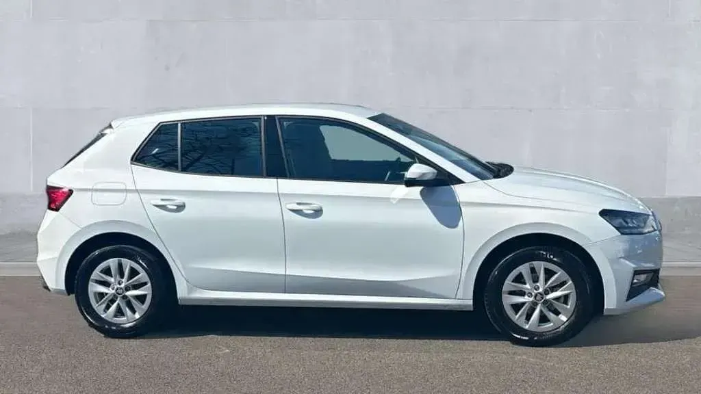 Used Skoda Fabia SE 95 HP (69 kW) 2025 Moon white metallic Hatchback