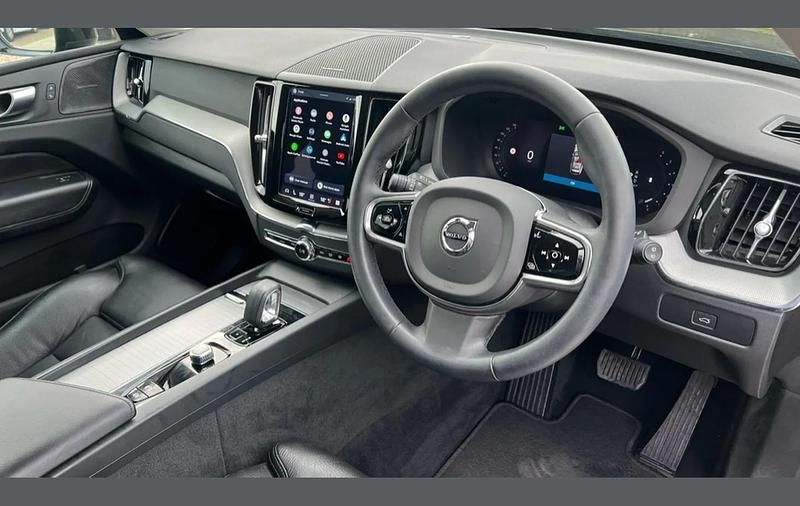 Used Volvo XC60 Plus 197 HP (144 kW) 2023 Black SUV