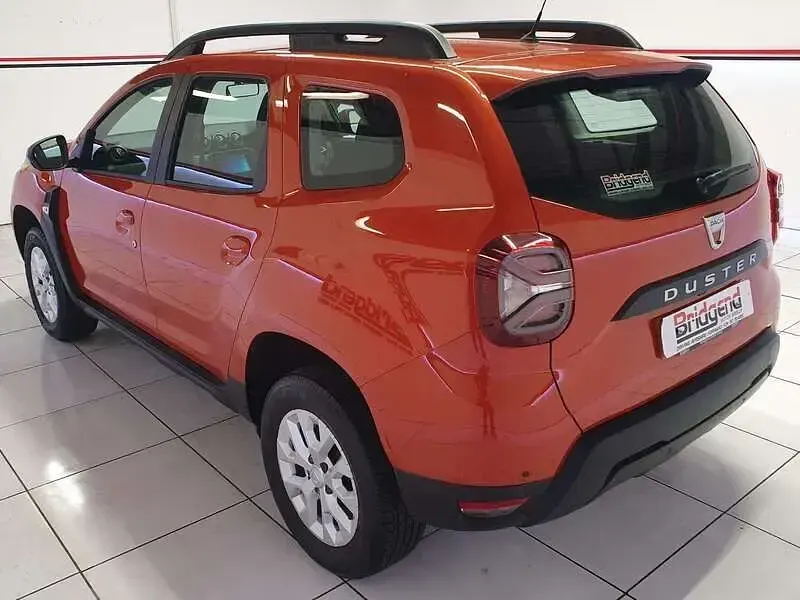 Used Dacia Duster Comfort 91 HP (66 kW) 2022 Orange SUV