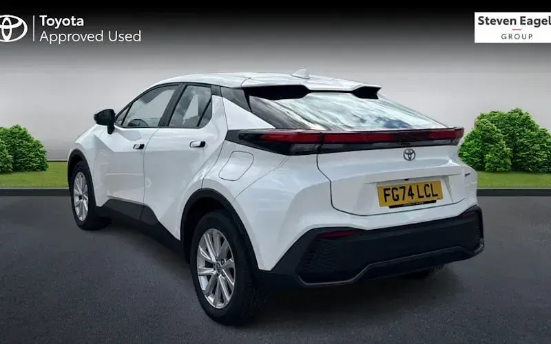 Usado Toyota C-HR 140 HP (102 kW) 2026 SUV