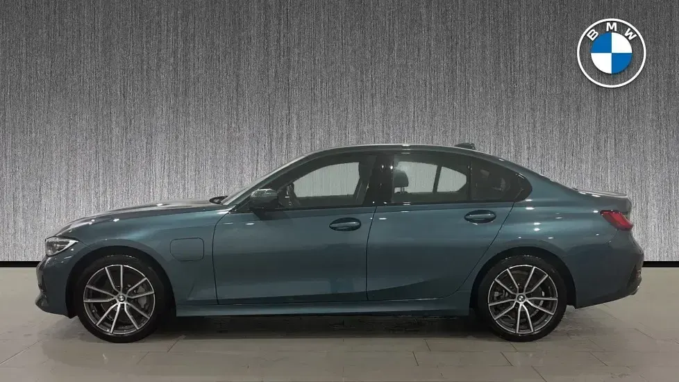 Used BMW 330e Sport Line 288 HP (211 kW) 2021 Blue