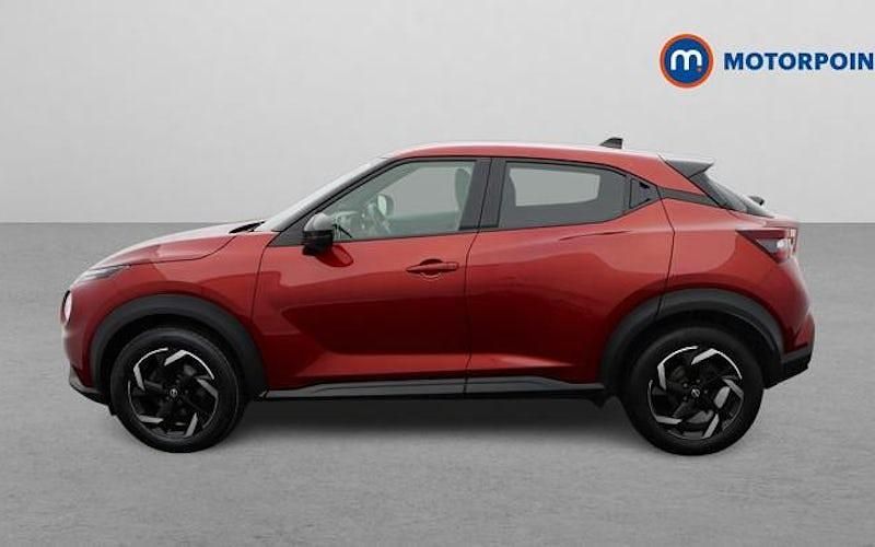 Used Nissan Juke N-Connecta 114 HP (83 kW) 2023 Red SUV