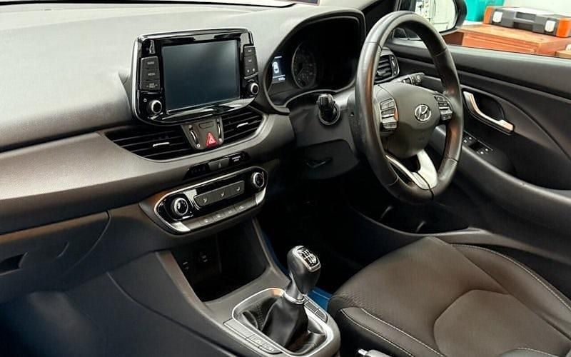 Used Hyundai i30 SE 140 HP (102 kW) 2019 Hatchback