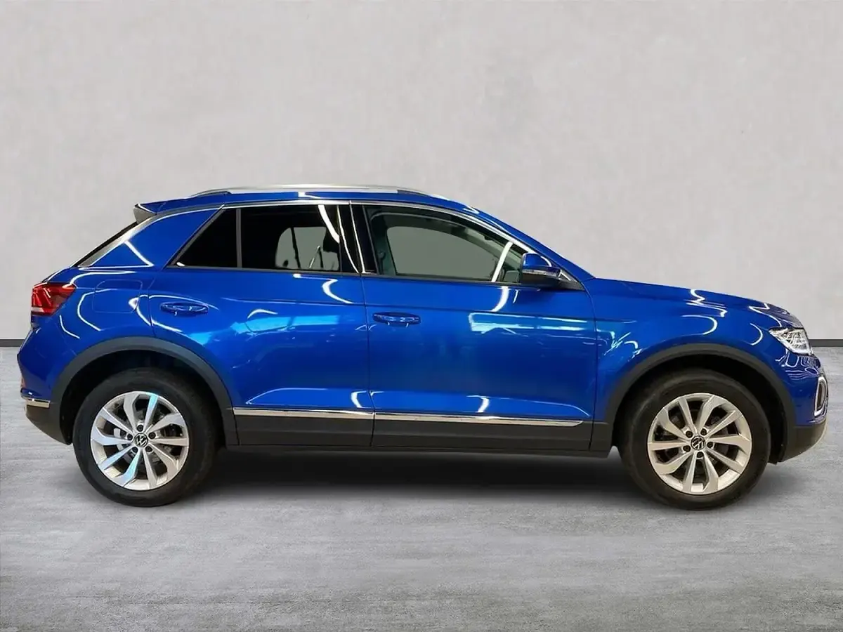 Used VW T-Roc Style 150 HP (110 kW) 2025 Blue SUV
