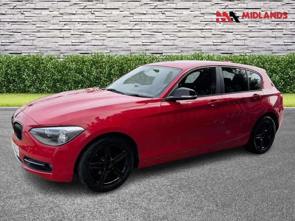 Used BMW 116 Sport Line 2013 Red Hatchback