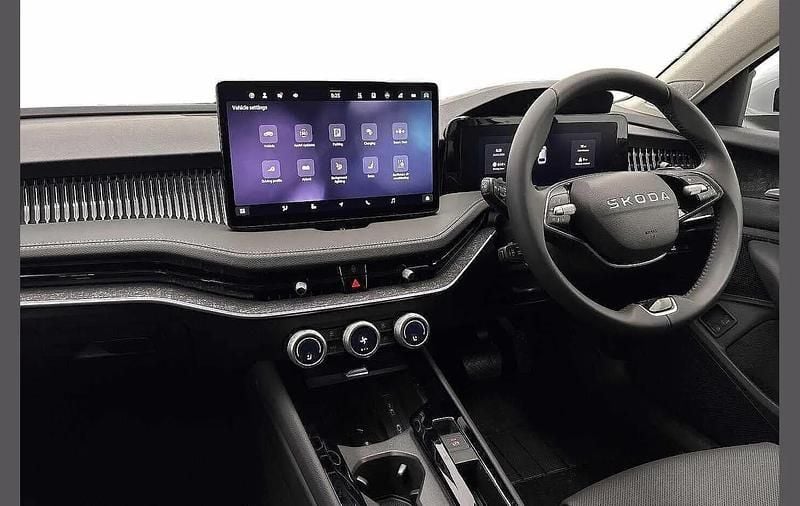 New Skoda Superb SE L 200 HP (147 kW) 2026 Silver Estate