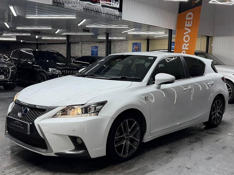 Used Lexus CT200h Sport Line 2015 White Hatchback