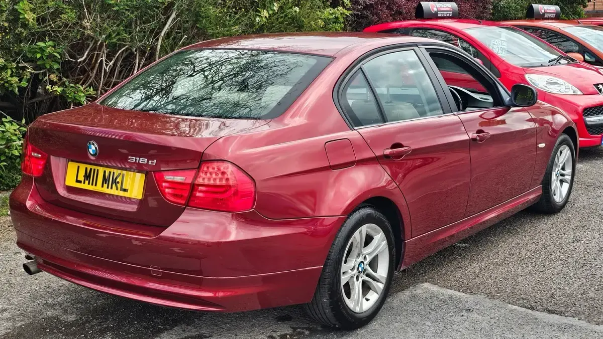 Used BMW 318 Performance 2011 Red Sedan