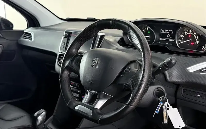 Used Peugeot 208 GT-line 110 HP (80 kW) 2017 Black Hatchback