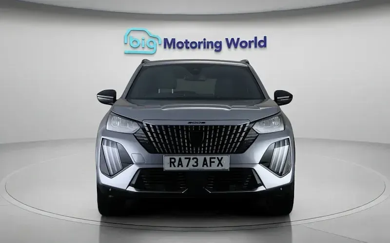Usado Peugeot 2008 Allure 131 HP (96 kW) 2025 SUV