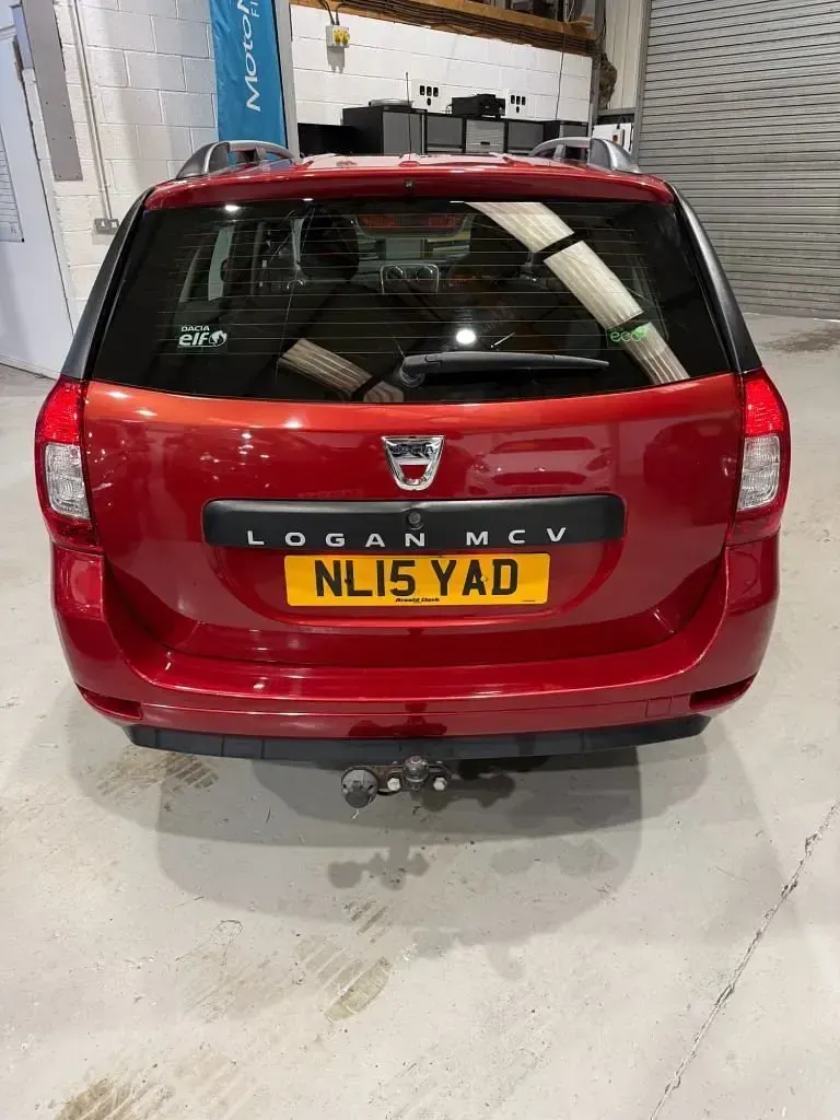 Used Dacia Logan MCV Lauréate 90 HP (66 kW) 2015 Red Estate
