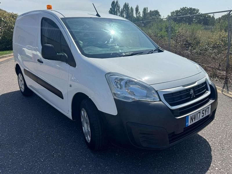 White Used 2017 Peugeot Partner MPV | £6,495 (Fair price) - Image 1/4