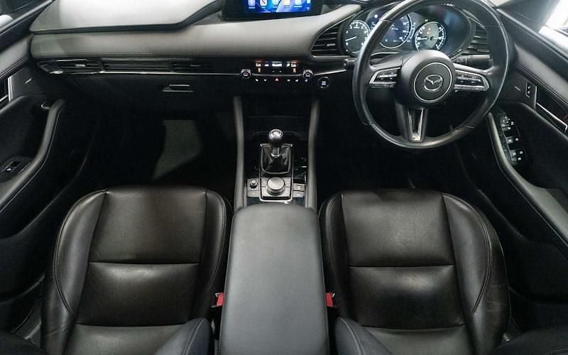 Usado Mazda 3 Inclusive 186 HP (136 kW) 2021 Azul Sedan