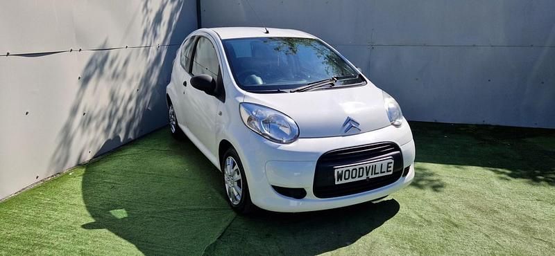 Used Citroën C1 VTR Sport 68 HP (50 kW) 2011 White Hatchback