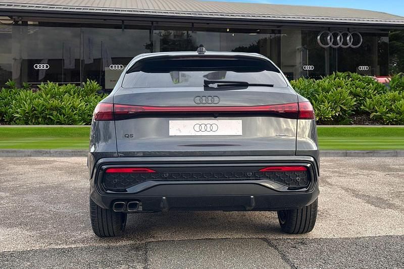 New Audi Q5 Sportback Advanced 204 HP (150 kW) 2025 Grey SUV
