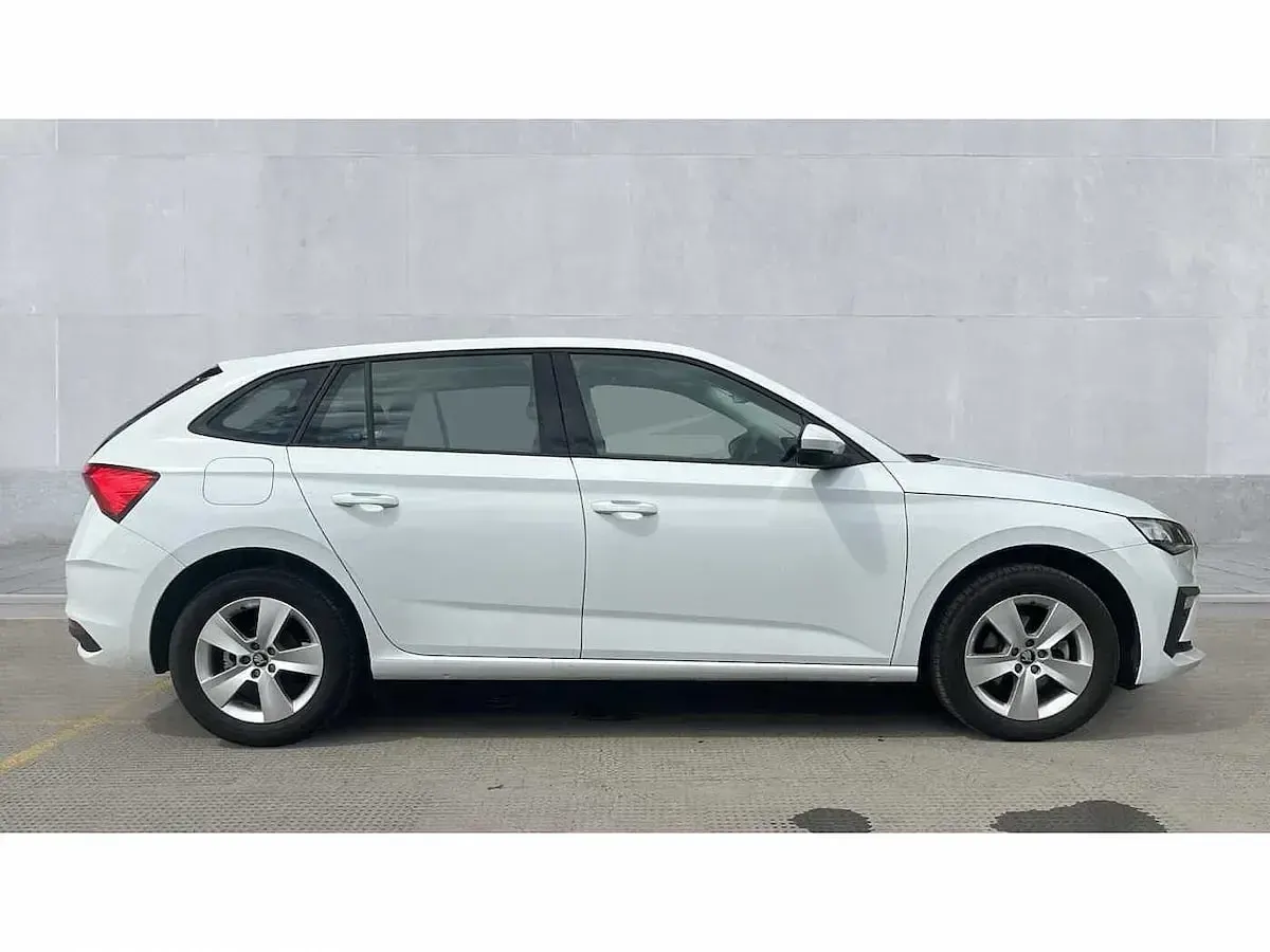 Used Skoda Scala SE 116 HP (85 kW) 2025 White Hatchback