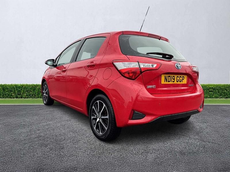 Used Toyota Yaris Hybrid 2019 Red Hatchback