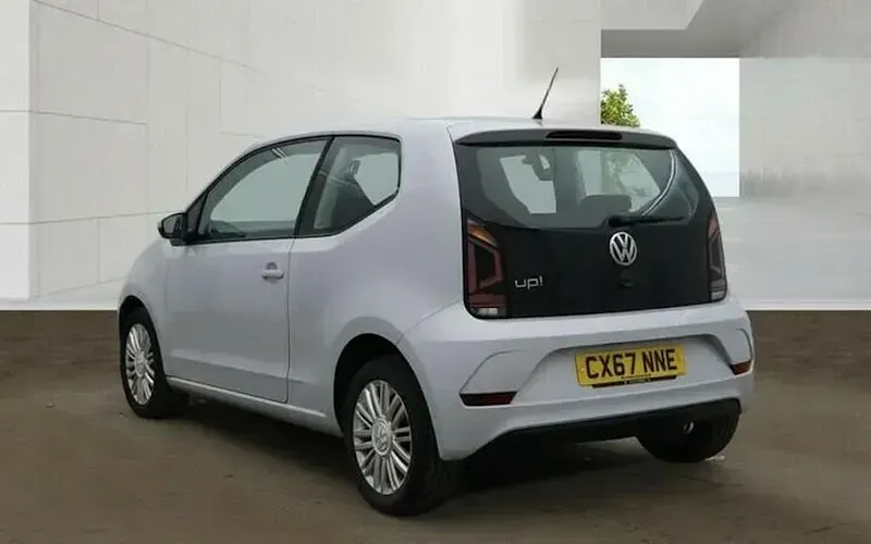 Begagnad VW up! Move 60 HK (44 kW) 2018 Halvkombi