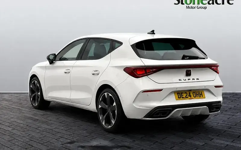 Used Cupra Leon 150 HP (110 kW) 2023 White Hatchback