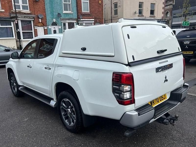 Used Mitsubishi L200 150 HP (110 kW) 2020 White Pickup