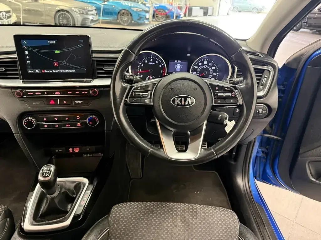 Used Kia Ceed 138 HP (101 kW) 2018 Blue Hatchback