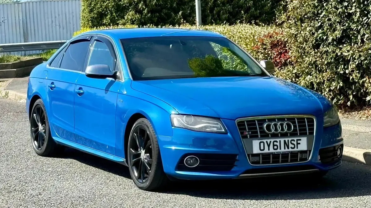 Used Audi S4 Design 333 HP (244 kW) 2011 Blue Sedan