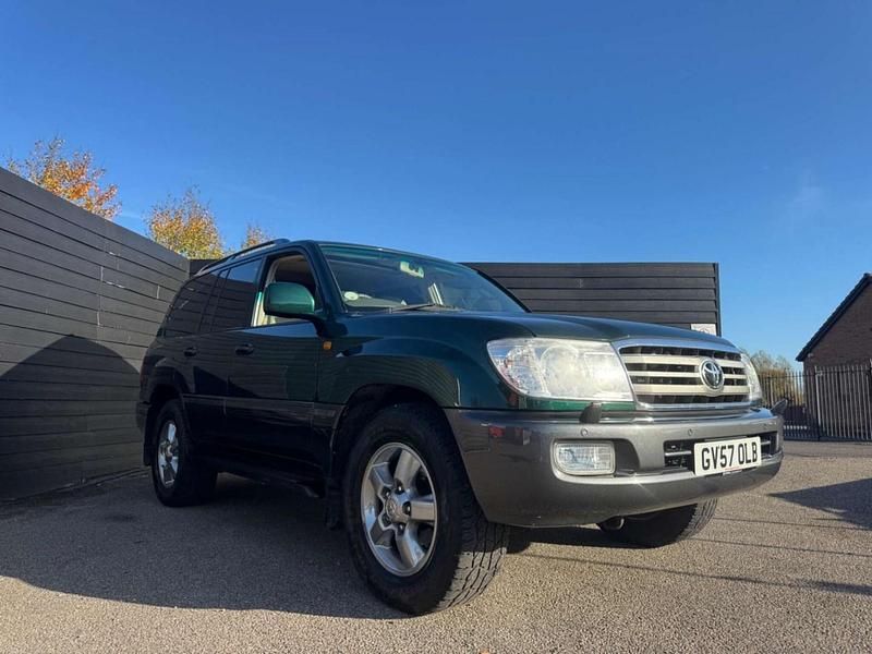 Used Toyota Land Cruiser 201 HP (147 kW) 2007 Green Estate