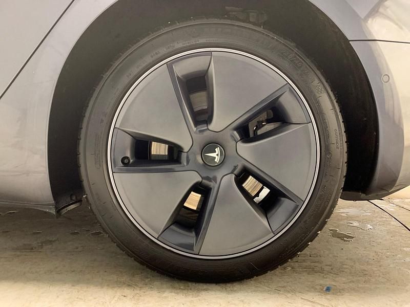 Grey Used 2022 Tesla Model 3 Long Range AWD Sedan | £22,413 (Fair price) - Image 1/2