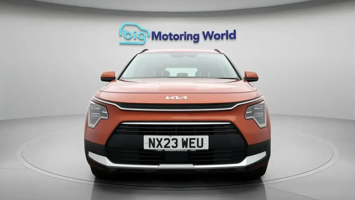 Used Kia Niro 141 HP (103 kW) 2023 Orange SUV