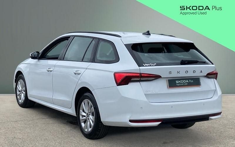 Used Skoda Octavia SE Technology 116 HP (85 kW) 2025 White Estate