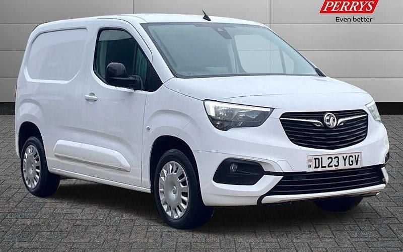 Used 2023 Vauxhall Combo MPV | £13,794 (A bit pricey) - Image 1/4