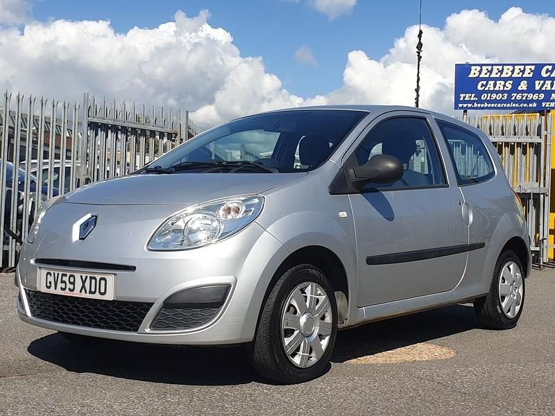Silver Used 2010 Renault Twingo Hatchback | £1,995 (Fair price) - Image 1/4