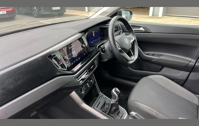 Used VW Polo Life 95 HP (69 kW) 2024 Deep black pearl  Hatchback