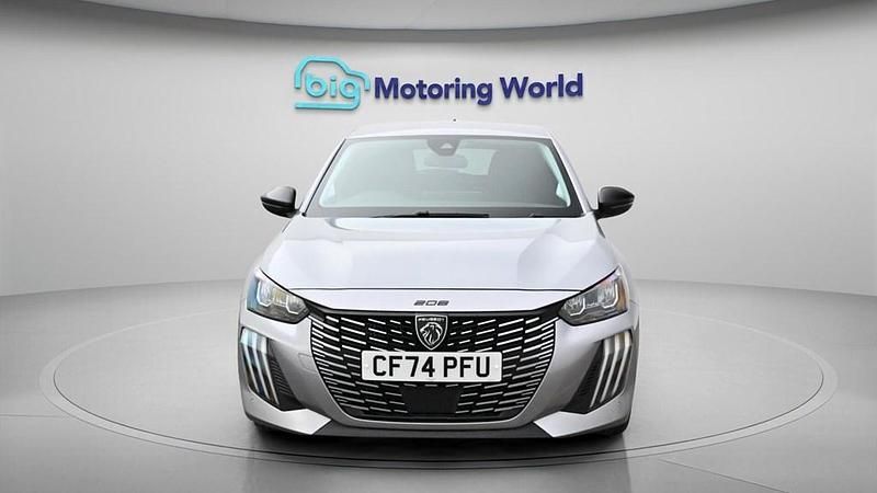 Used Peugeot 208 Allure 100 HP (73 kW) 2024 Grey Hatchback