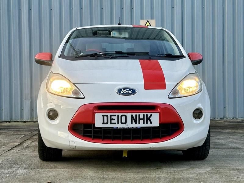 Used Ford Ka 69 HP (50 kW) 2010 White Hatchback