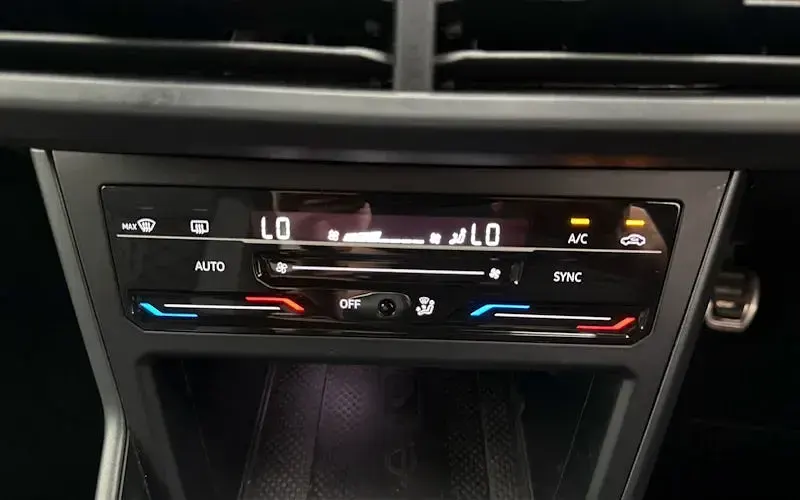 Used VW Taigo R-line 110 HP (80 kW) 2023 Blue SUV