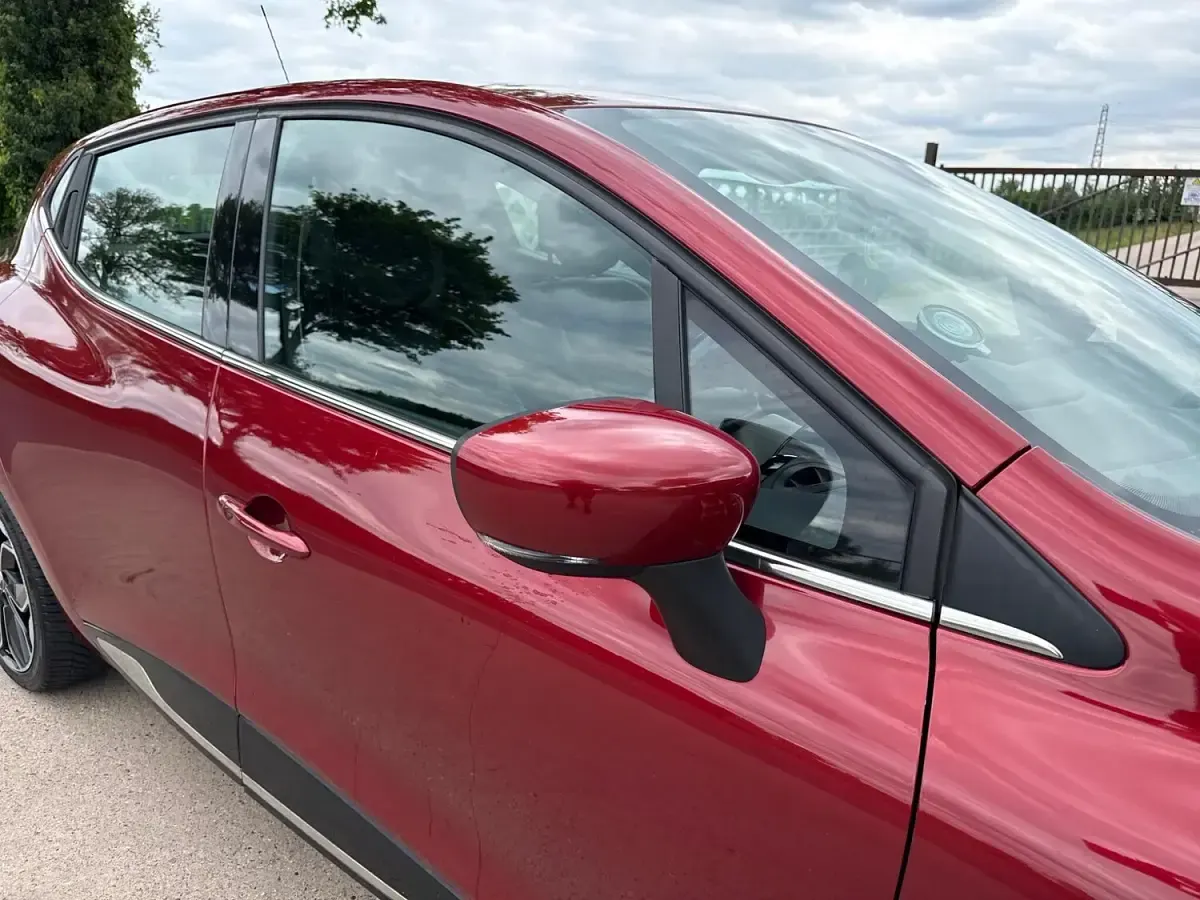 Used Renault Clio IV Dynamique 2017 Red Hatchback