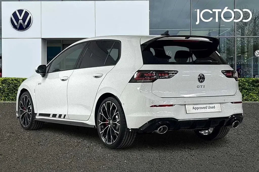 Used VW Golf VIII GTI Clubsport 300 HP (220 kW) 2025 White Hatchback