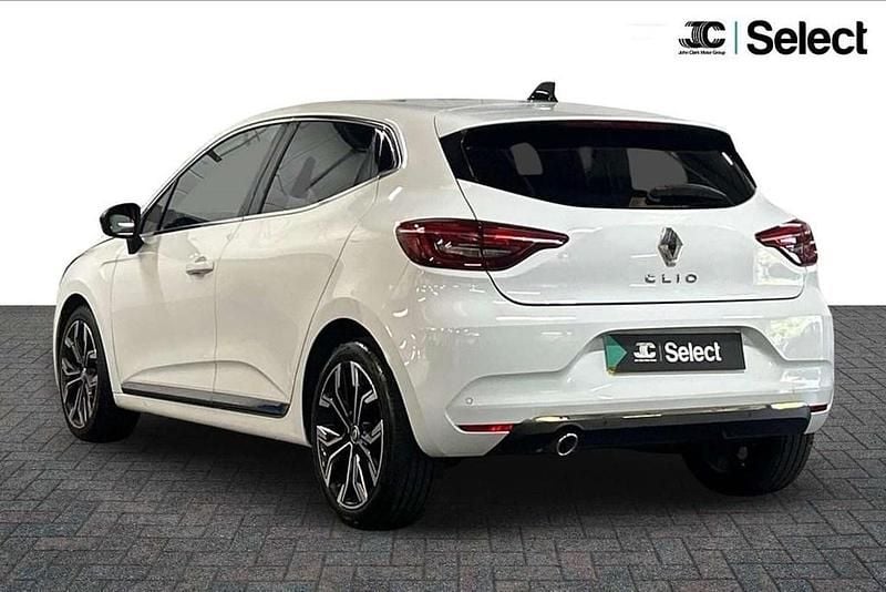 Used Renault Clio V Techno 90 HP (66 kW) 2022 White Hatchback