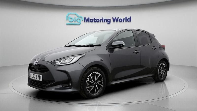 Used Toyota Yaris Hybrid Design 116 HP (85 kW) 2022 Grey Hatchback