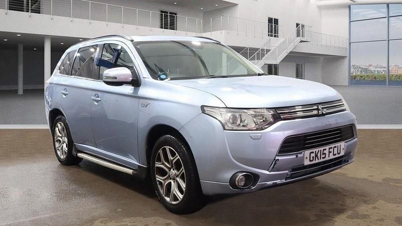 Used Mitsubishi Outlander P-HEV 200 HP (147 kW) 2015 Blue Estate