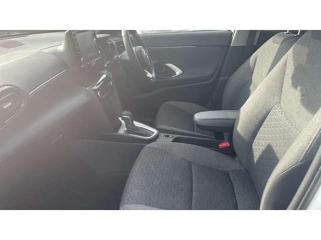 Used Toyota Yaris Cross 113 HP (83 kW) 2023 White SUV