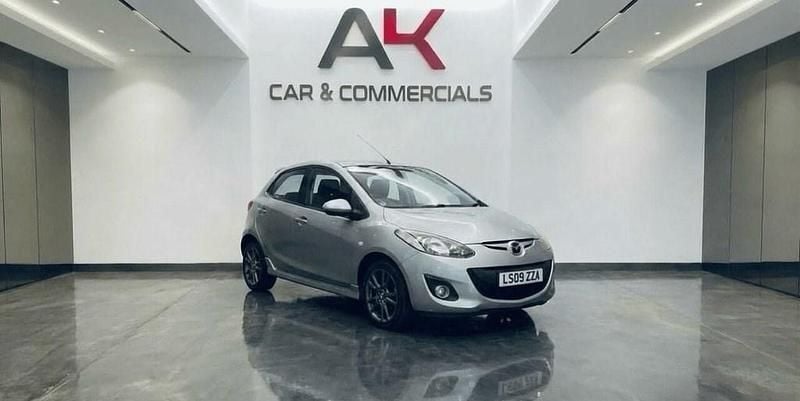Begagnad Mazda 2 2009 Silver Halvkombi