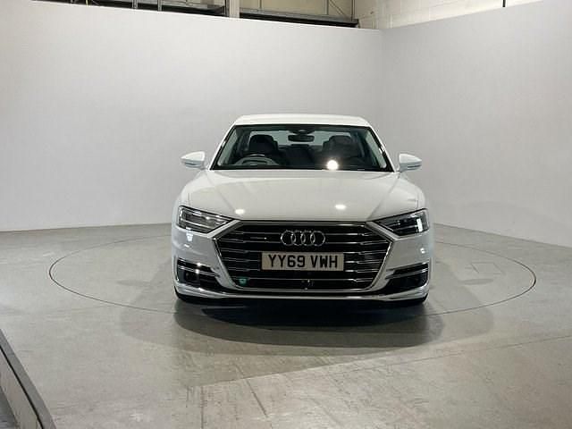 Used Audi A8 Advanced 286 HP (210 kW) 2019 White Sedan