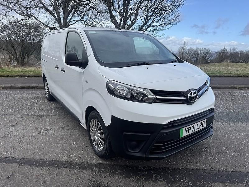 Used Toyota Proace 100 kW (136 HP) 2021 White MPV